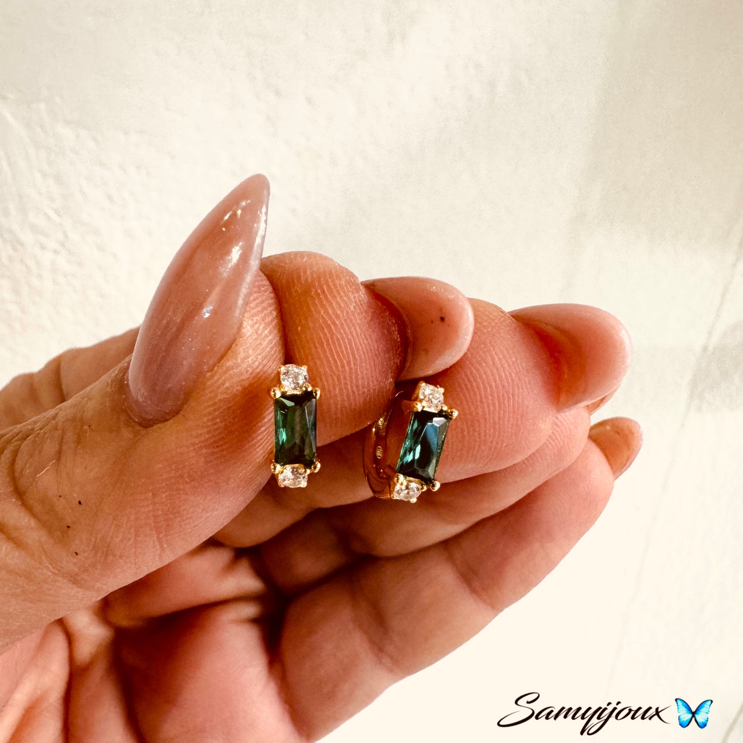 Hoop con zircone verde baguette - by Samyijoux
